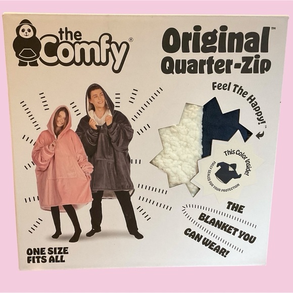 COMFY WEARABLE BLANKET WITH 1/4 ZIPPER AND HOODIE IN ROYAL BLUE - Picture 1 of 3